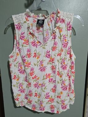 croft & barrow White Floral Sleeveless V-Neck Tank with Pink & Orange Blooms